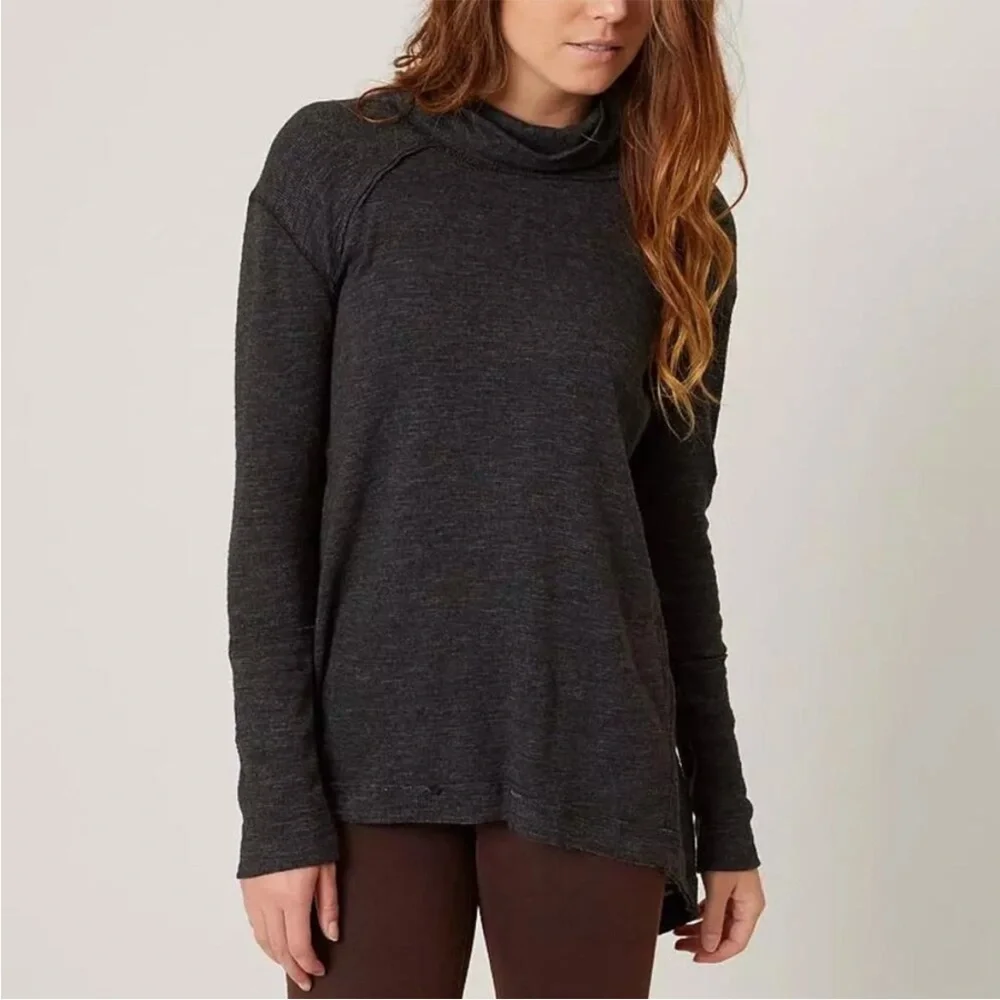 Free People Split Back Turtleneck black charcoal size M